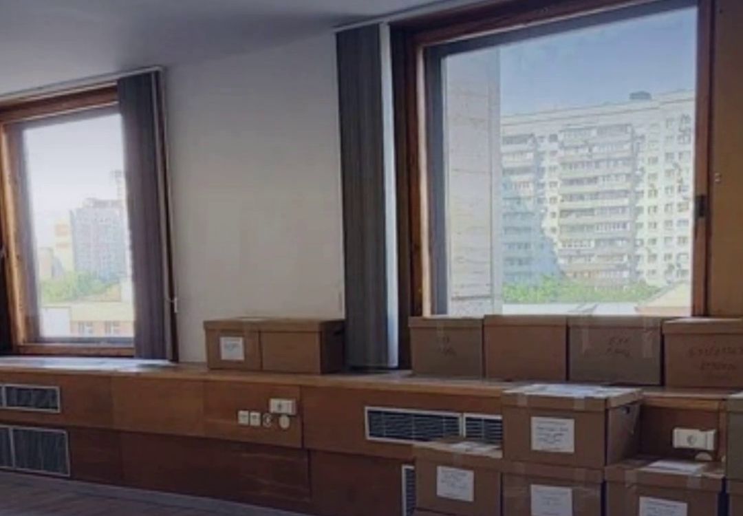 Офисный переезд в Москве: коробки с документами подготовлены к перевозке